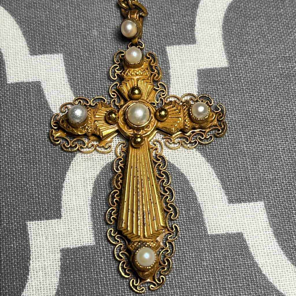 Hobe Vintage Filigree Cross With Tiny Pearls With 20 Gold Tone Chain 75$